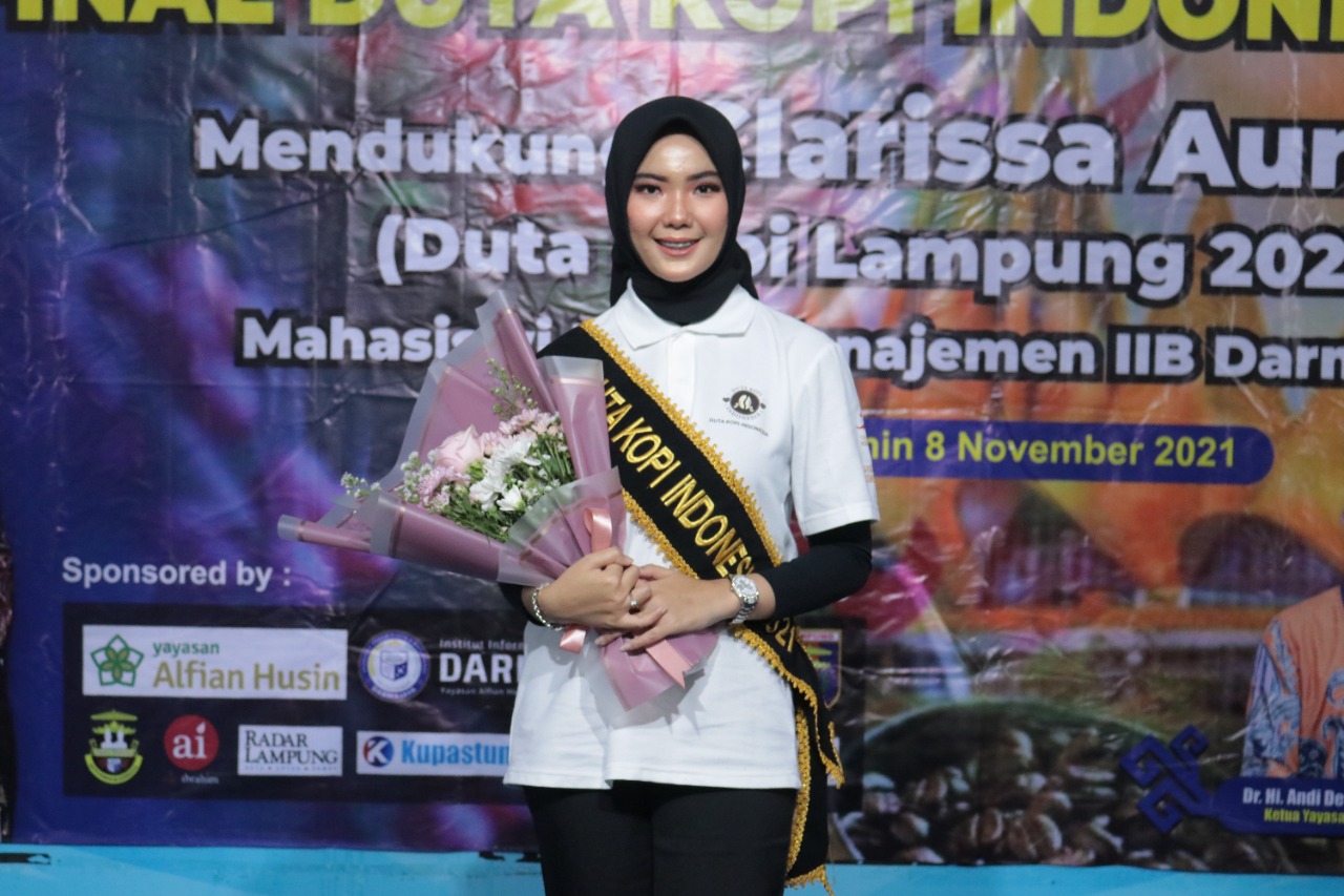 Mahasiswi Prodi Manajemen Kampus The Best ini Juara Favorit Duta Kopi Indonesia 2021