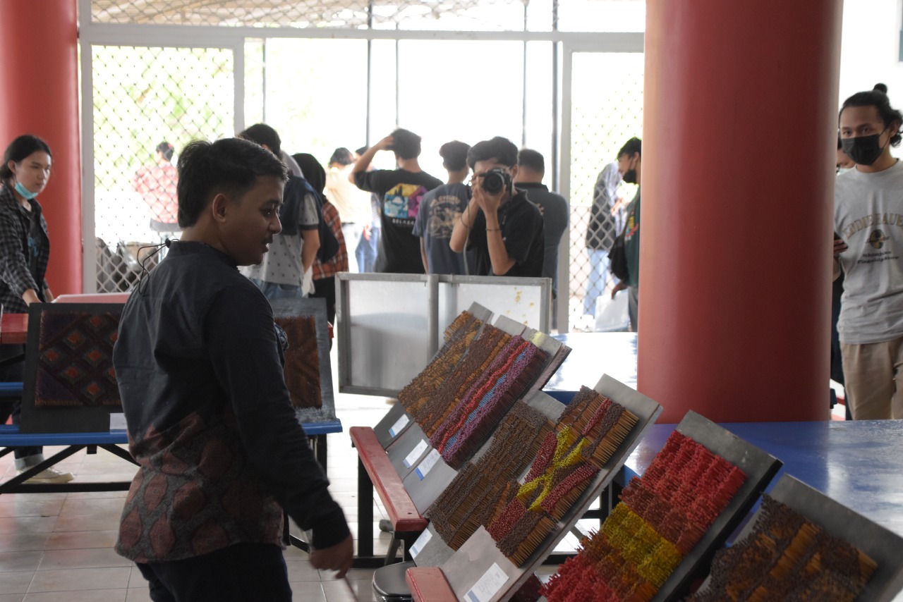 Mahasiswa Prodi DKV Darmajaya Pamerkan Karya Nirmana Trimatra 3D-Match Stick