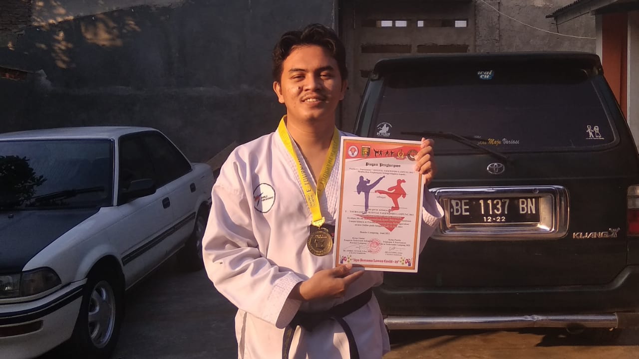 Mahasiswa PTS Terbaik se Sumbagsel dan Hafiz Quran ini Juara E-Tournament Festival Taekwondo Lampung 2021