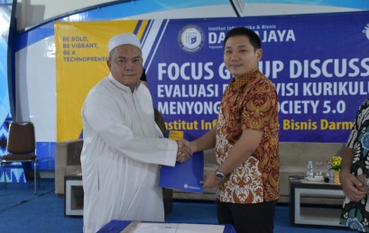 Hasilkan Alumni Hebat, IIB Darmajaya-AMA Lampung Teken MoU
