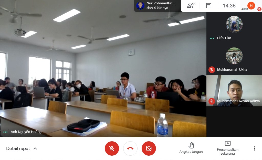 Dosen Institut Swasta Terbaik di Indonesia ini Bicara Technology and Development of Non Banking Financing kepada Mahasiswa UEL Vietnam