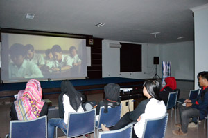 Film “Mbok” Bius Penonton Screening Film Darmajaya