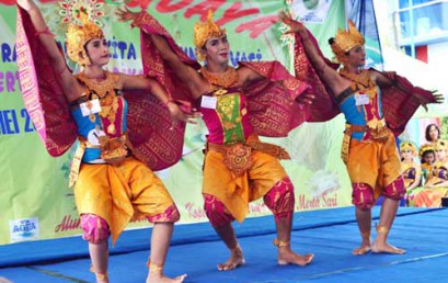 Tari Merak Angelo Bawa Pasraman Dewi Saraswati Juarai Lomba Tari Bali Perade Budaya Darmajaya
