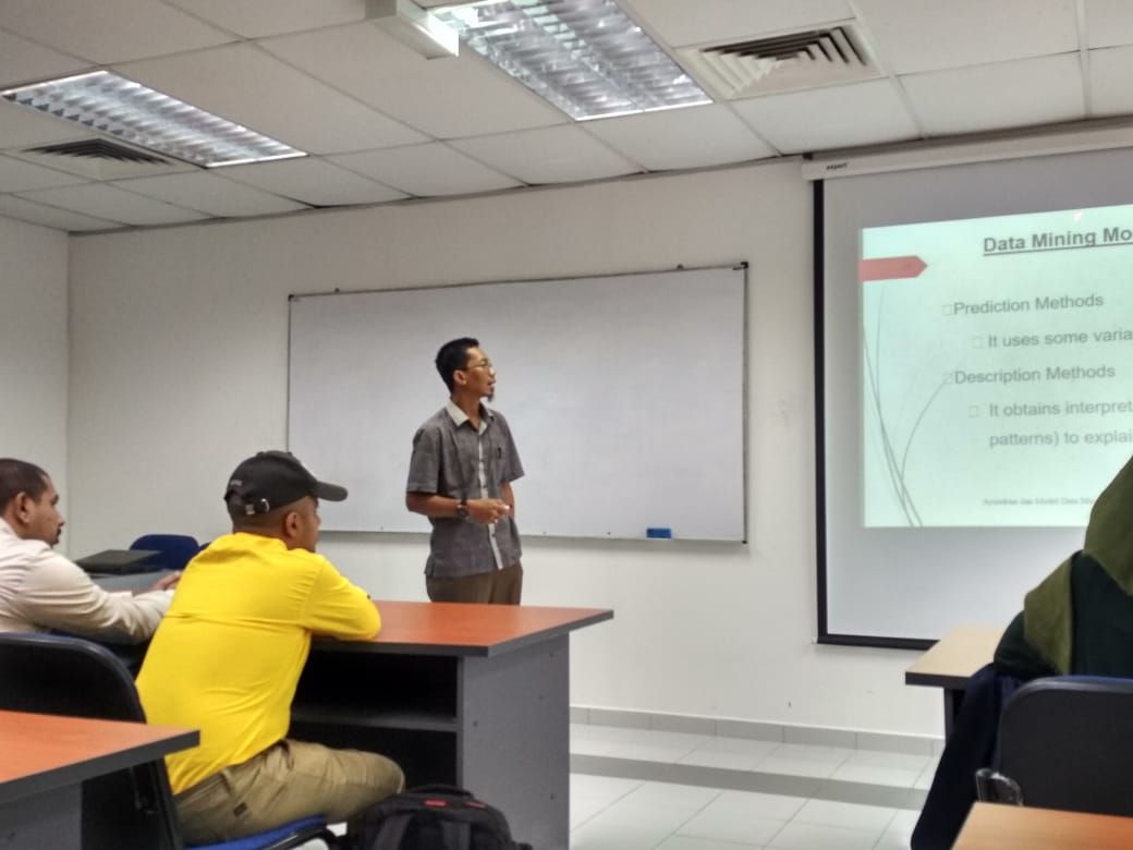 Dosen Sistem Informasi IIB Darmajaya Menjadi Pembicara di Universiti Utara Malaysia