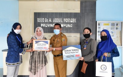Peduli Pencegahan Covid 19, Career Center IIB Darmajaya Donasikan Masker untuk RSUDAM Lampung