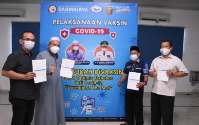 Sivitas Akademika IIB Darmajaya Jalani Vaksinasi dari Dinas Kesehatan Provinsi Lampung