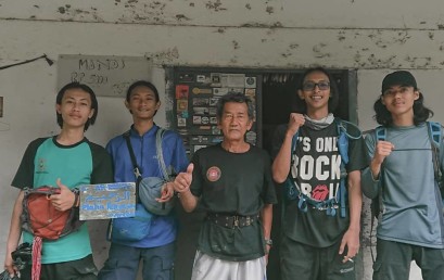 Peduli lingkungan ,  Empat mahasiswa Kampus Terbaik Darmajaya Gelar Aksi Bersih di Gunung Ratai, Pesawaran
