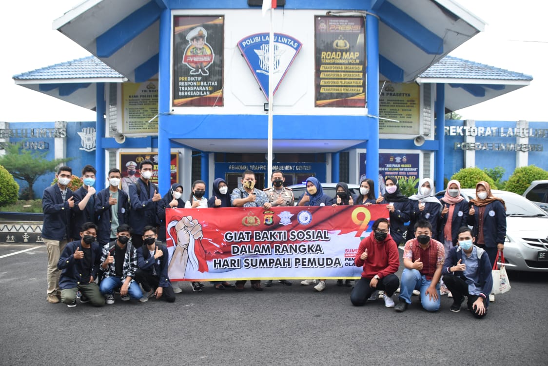 Peringati Sumpah Pemuda, Ditlantas Polda Lampung Ajak Mahasiswa IIB Darmajaya Berbagi kepada Sesama