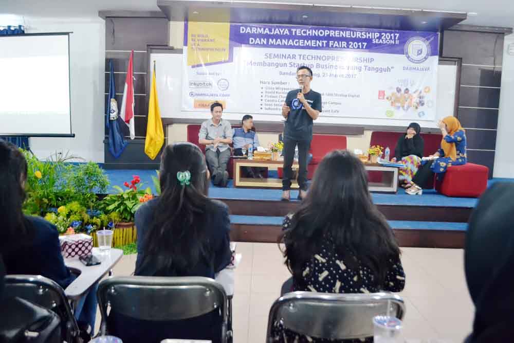 Seminar Technopreneurship Darmajaya, Membangun Starup Business Yang Tangguh
