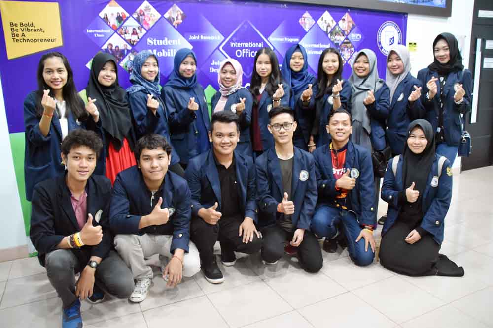 Student Mobility dan Joint Research, MahasiswaDarmajaya Berprestasi di 4 Negara