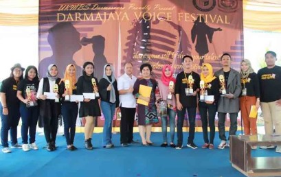 Bawakan Karena Ku Sanggup, Siswi SMANDAJuarai Darmajaya Voice Festival