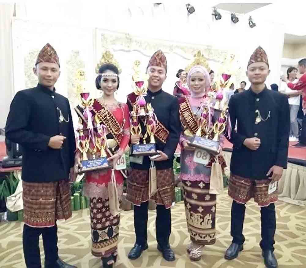 Pemilihan Muli Mekhanai Bandar Lampung 3 Mahasiswa Darmajaya Sabet Trophy
