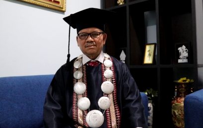 Prof Anuar Sanusi Dikukuhkan Sebagai Guru Besar Pertama IIB Darmajaya
