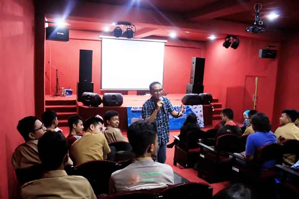 PenulisFilm, WendaKoiman Isi Roadshow FFI Lampung UKM DCFC