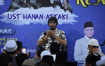 Konser Langit di Kampus The Best, Ustaz Gaul Ajak anak Muda Lampung Hijrah
