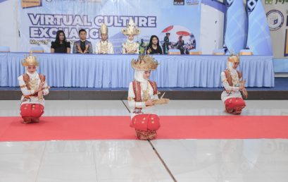 Virtual Culture Exchange FPT University–IIB Darmajaya, Mahasiswa Vietnam Kagum dengan Tarian Sigeh Pengunten
