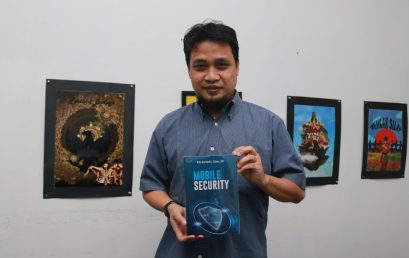 Dosen Kampus The Best ini Hasilkan Buku Kedua ‘Mobile Security’