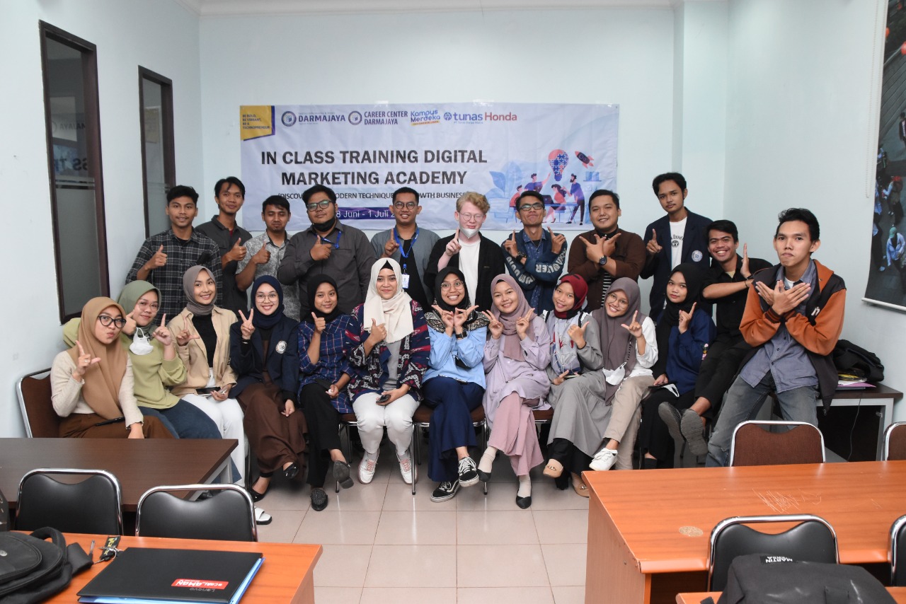 UPT ICCA Darmajaya–PT Tunas Dwipa Matra Gelar In Class Training Peserta Digital Marketing Academy