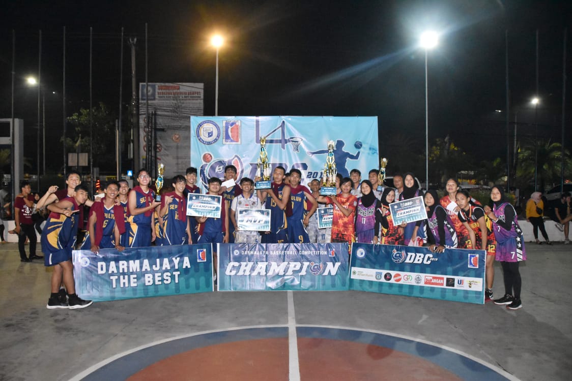 SMAN 10 Bandar Lampung dan SMAN 1 Natar Juarai Darmajaya Basketball Competition 2019