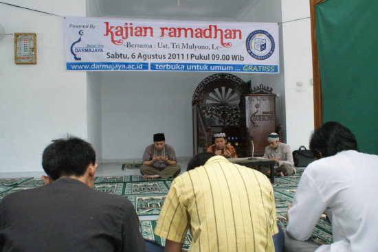 Sambut Ramadhan IBI Darmajaya Tingkatkan Keimanan Lewat Pengajian Rutin