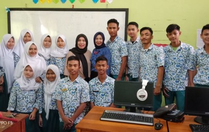Dosen Darmajaya Berikan Pelatihan Komputer di SMAN 11 Bandar Lampung