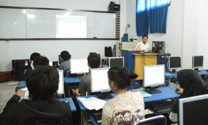 Darmajaya Adakan Pelatihan Komputer Gratis untuk alumni SLTA